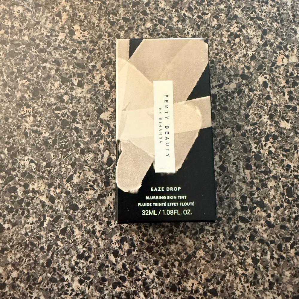 Fenty Beauty Eaze Drop Skin Tint in Black and Cream